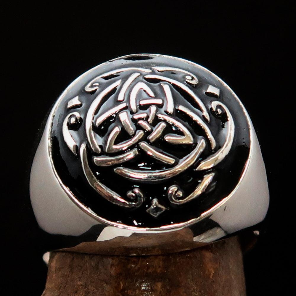 Excellent domed Men's Ring black Celtic Triquetra Knot - Sterling Silver - BikeRing4u