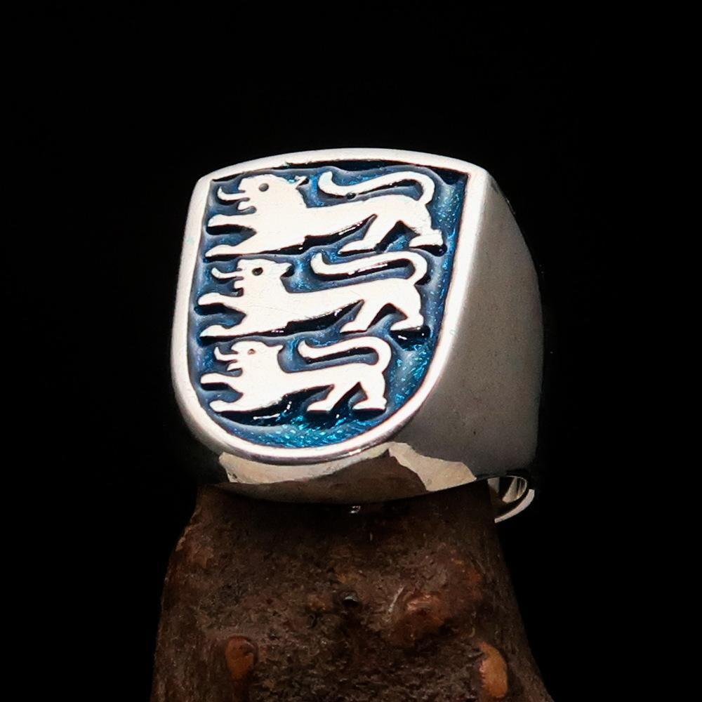 Perfectly crafted Men's Shield Ring Blue 3 Lions Coat of Arms - Sterling Silver - BikeRing4u