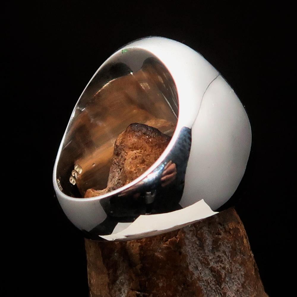 Excellent crafted oval Men's green Vampire Skull Ring - Sterling Silver - BikeRing4u