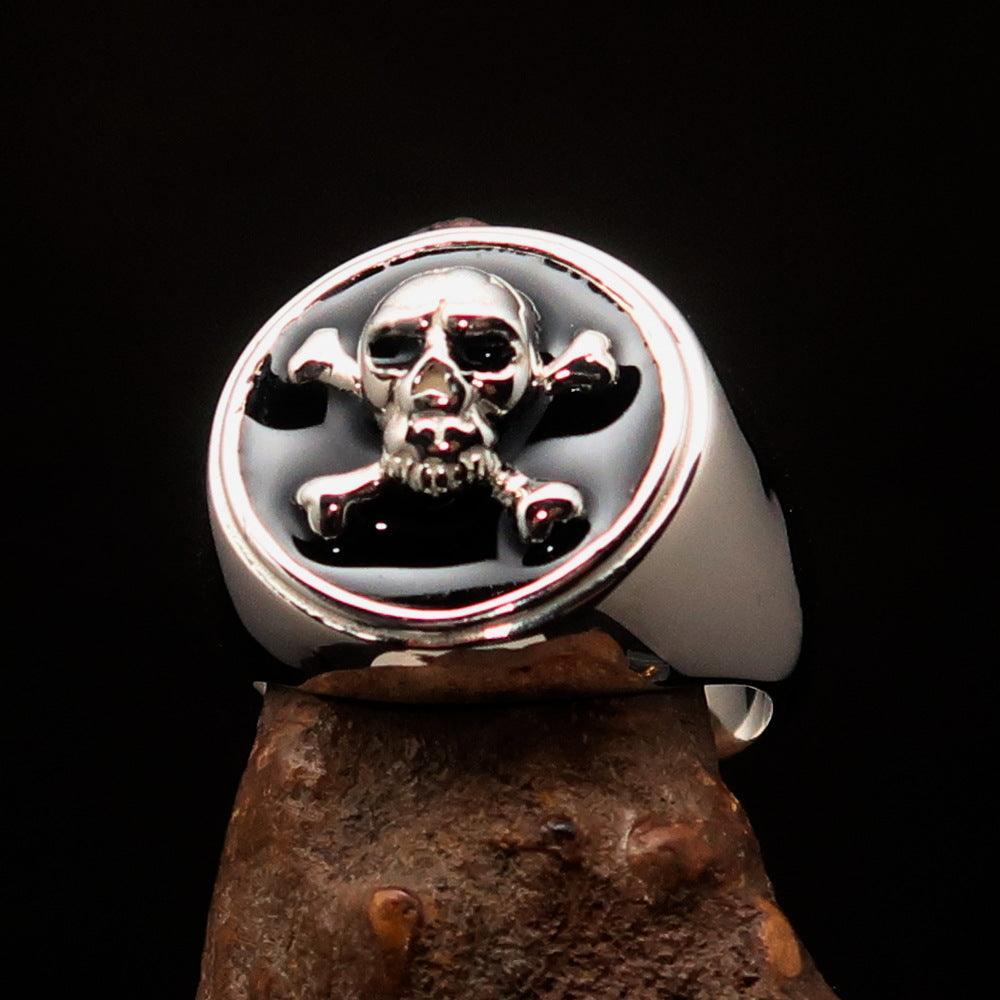 Nicely crafted Men's Pirate Ring black Jolly Roger crossed Bones Skull - Sterling Silver - BikeRing4u