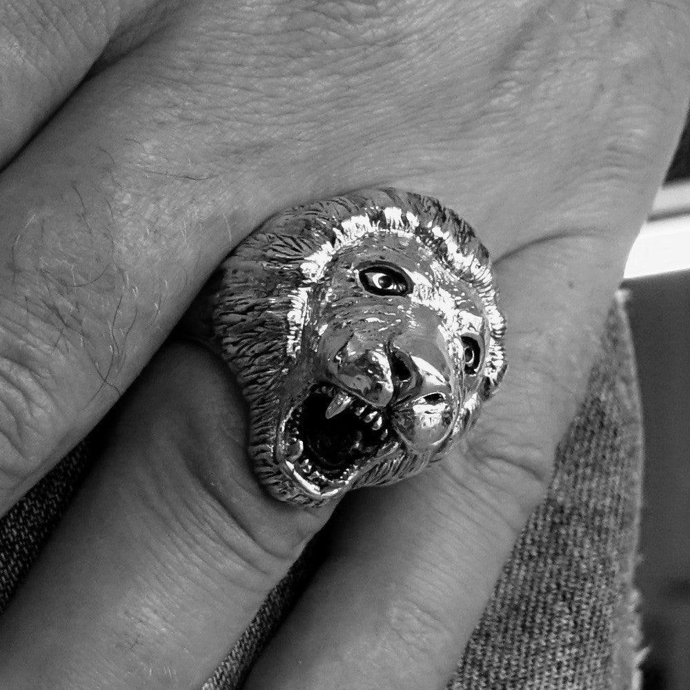 Excellent crafted Men's Brass Animal Biker Ring Royal Male Lion - BikeRing4u