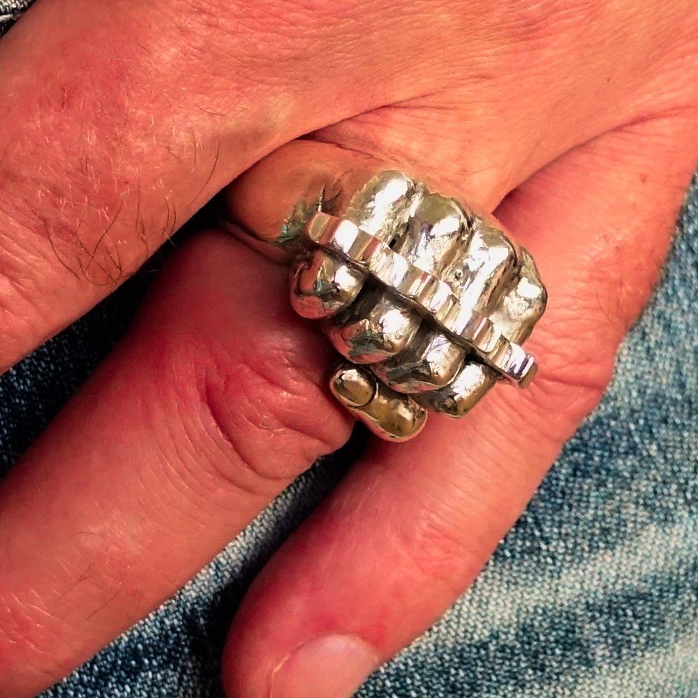 Excellent crafted Sterling Silver Biker Ring Knuckle Duster Fist - BikeRing4u