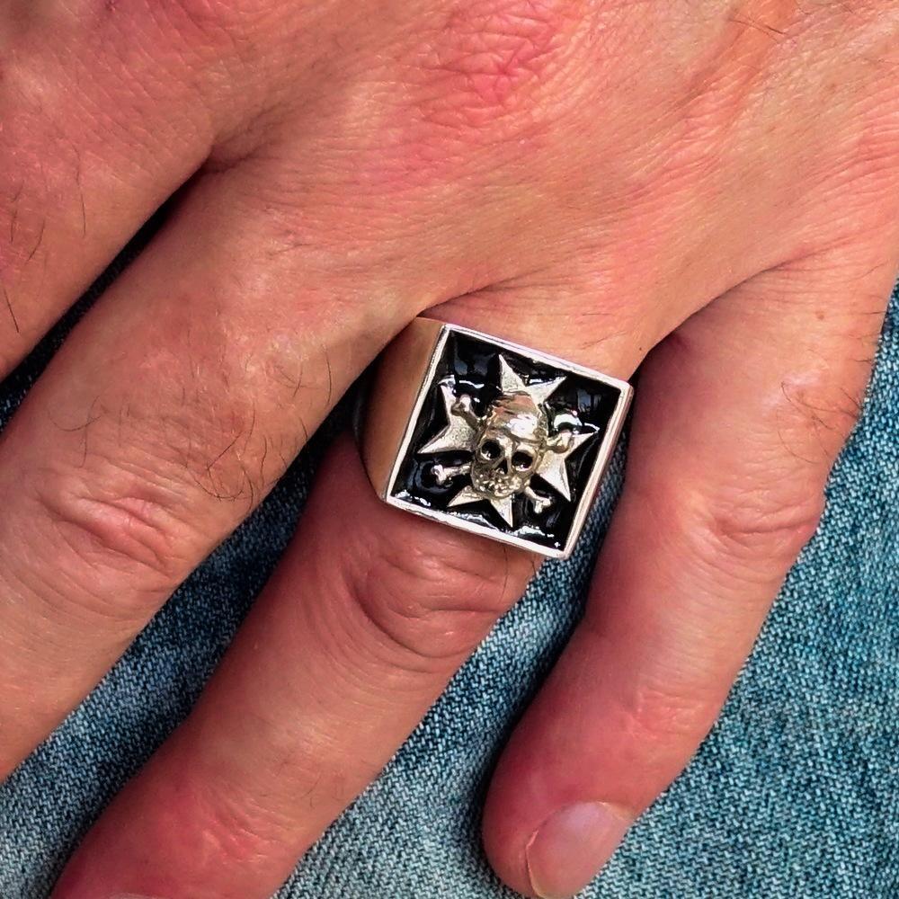 Excellent crafted Men's Pirate Skull Ring Black Maltese Cross - Sterling Silver - BikeRing4u