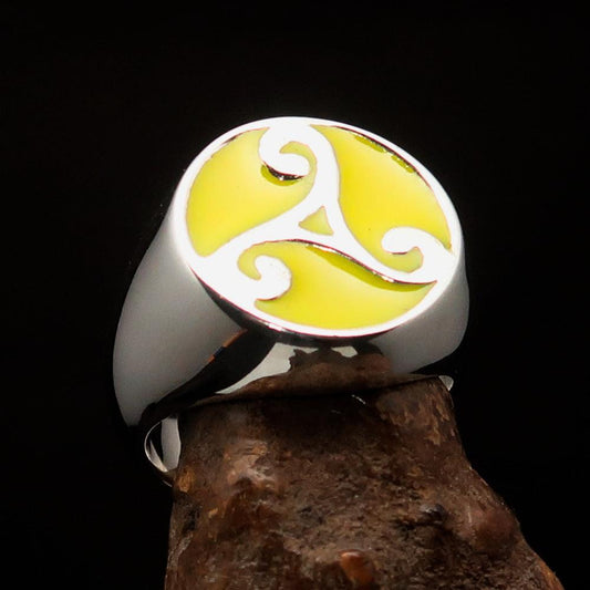 Perfectly crafted Men's Celtic Triade Ring yellow Triskele - Sterling Silver - BikeRing4u