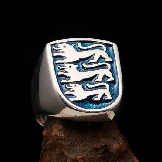 Perfectly crafted Men's Shield Ring Blue 3 Lions Coat of Arms - Sterling Silver - BikeRing4u