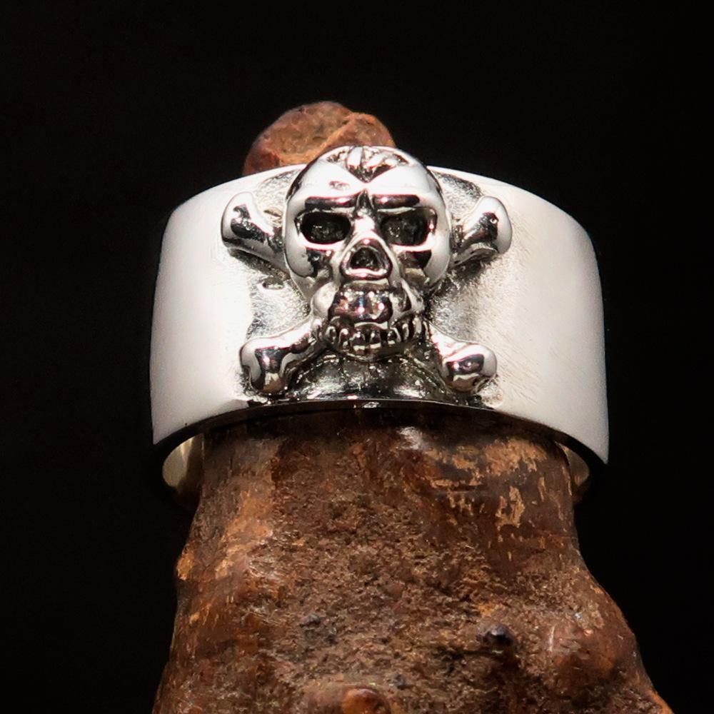 Excellent crafted Outlaw 1% Jolly Roger Skull Band Ring - antiqued Sterling Silver - BikeRing4u