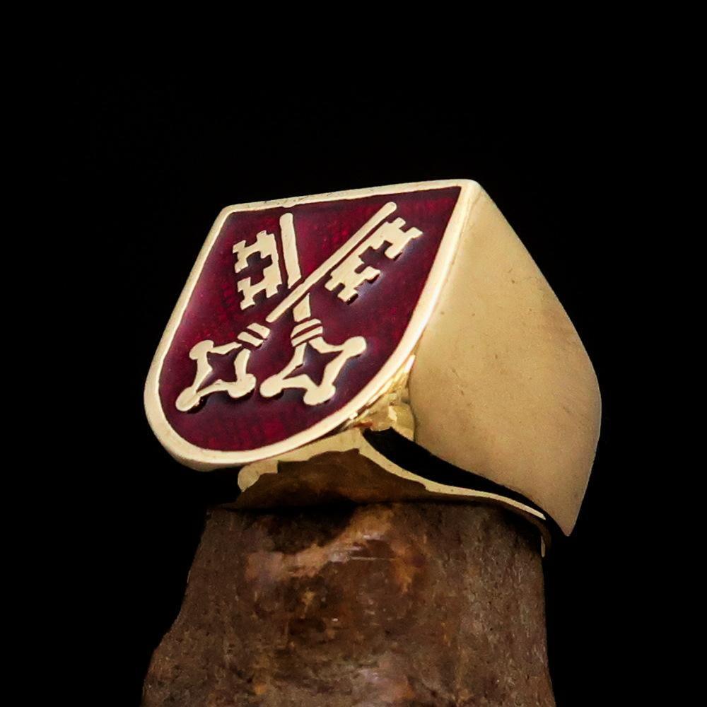 Perfectly crafted Men's Shield Ring Crossed Skeleton Keys Red - Solid Brass - BikeRing4u