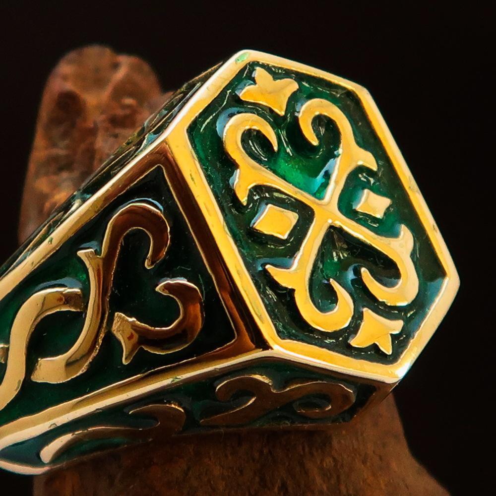 Excellent crafted Men's Celtic Crest Ring Green Enamel - Brass - BikeRing4u