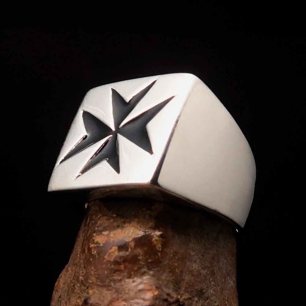 Nicely crafted Men's Knight Ring black Maltese Cross - Sterling Silver - BikeRing4u