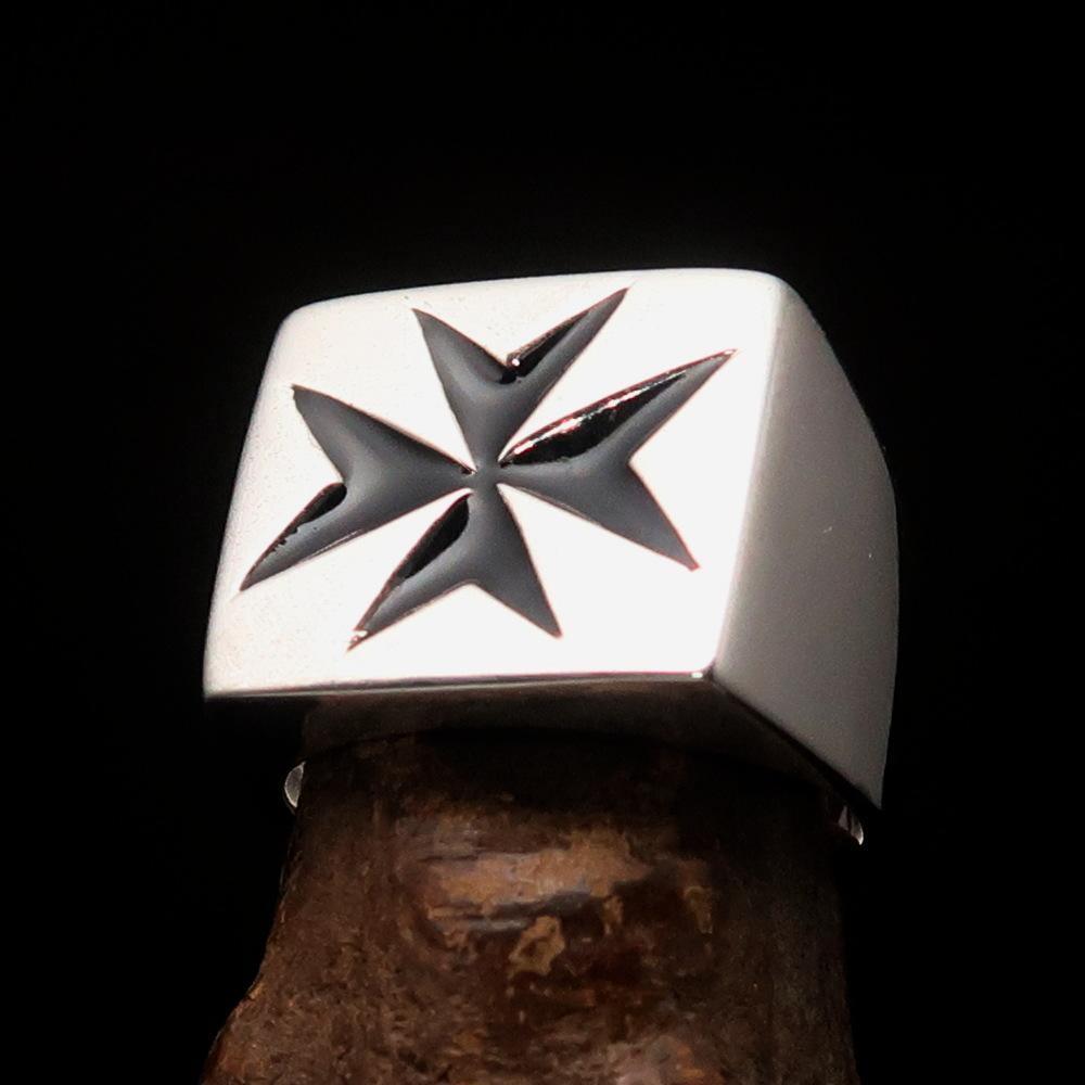 Nicely crafted Men's Knight Ring black Maltese Cross - Sterling Silver - BikeRing4u