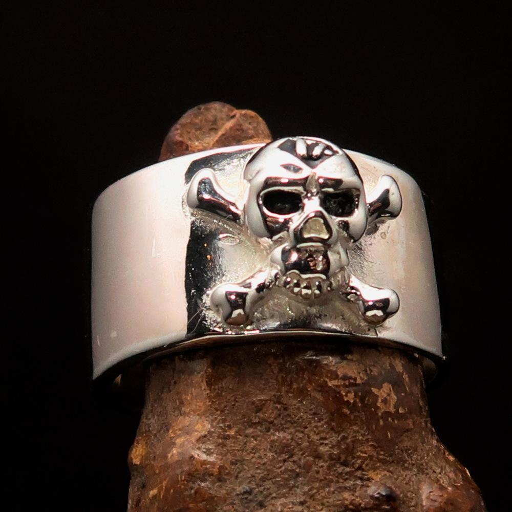 Excellent crafted Outlaw black 1% Jolly Roger Skull Band Ring - Sterling Silver - BikeRing4u