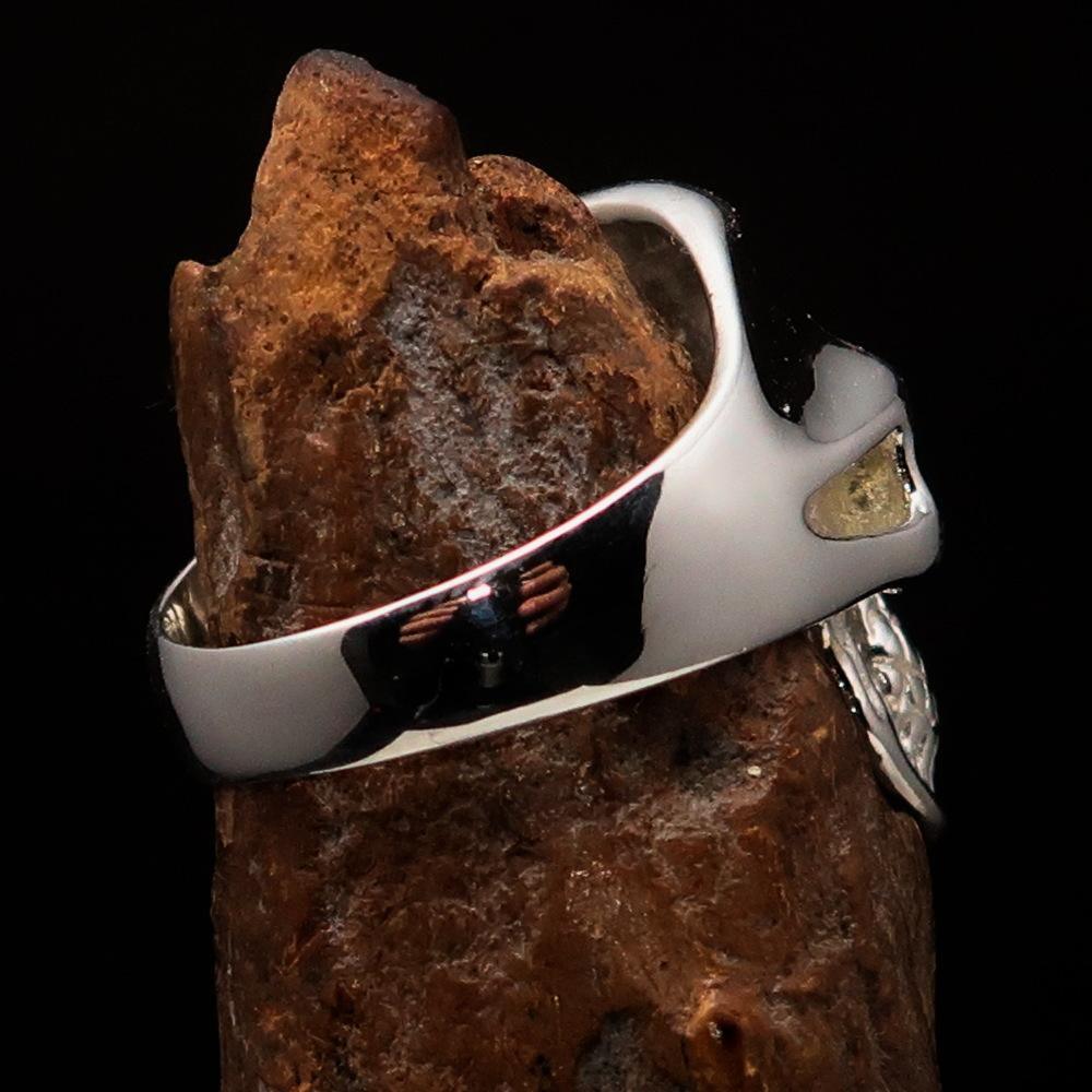 Excellent crafted Men's Biker Skull Ring Green Diamond 13 - Sterling Silver 925 - BikeRing4u