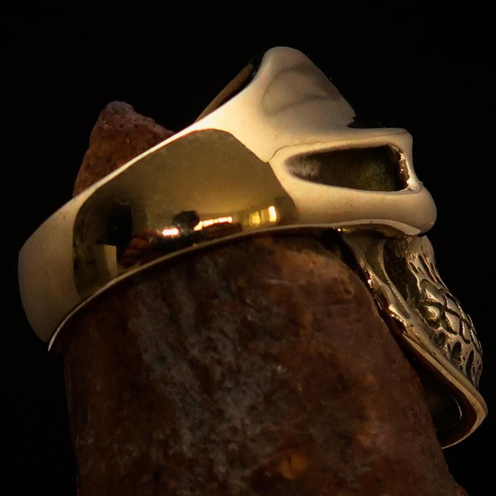 Excellent crafted Men's Biker Skull Ring green Diamond Lucky 13 - Solid Brass - BikeRing4u