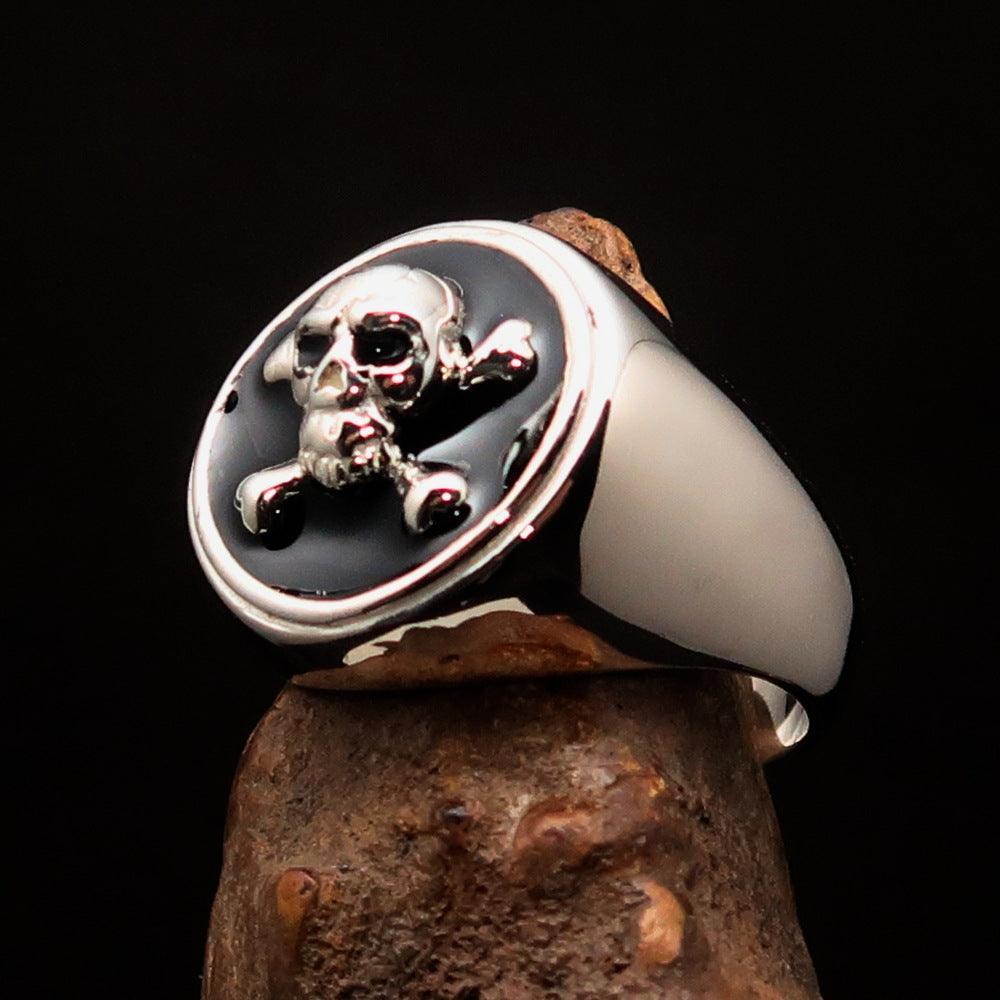 Nicely crafted Men's Pirate Ring black Jolly Roger crossed Bones Skull - Sterling Silver - BikeRing4u