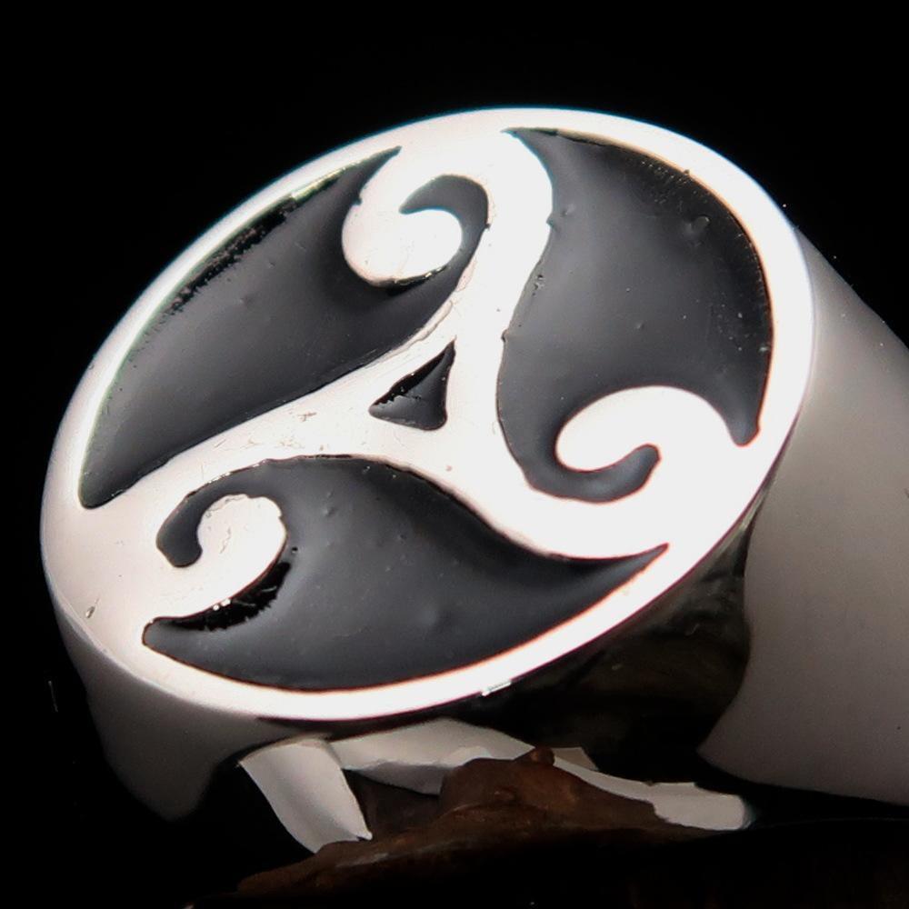 Perfectly crafted Men's Celtic Triade Ring Black Triskele - Sterling Silver - BikeRing4u