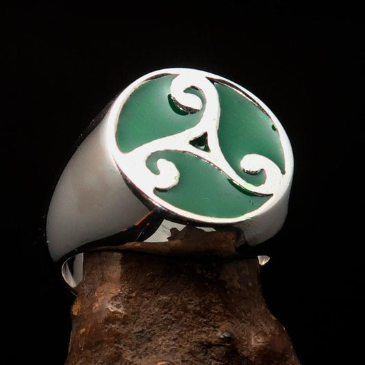 Perfectly crafted Men's Celtic Triade Ring green Triskele - Sterling Silver - BikeRing4u